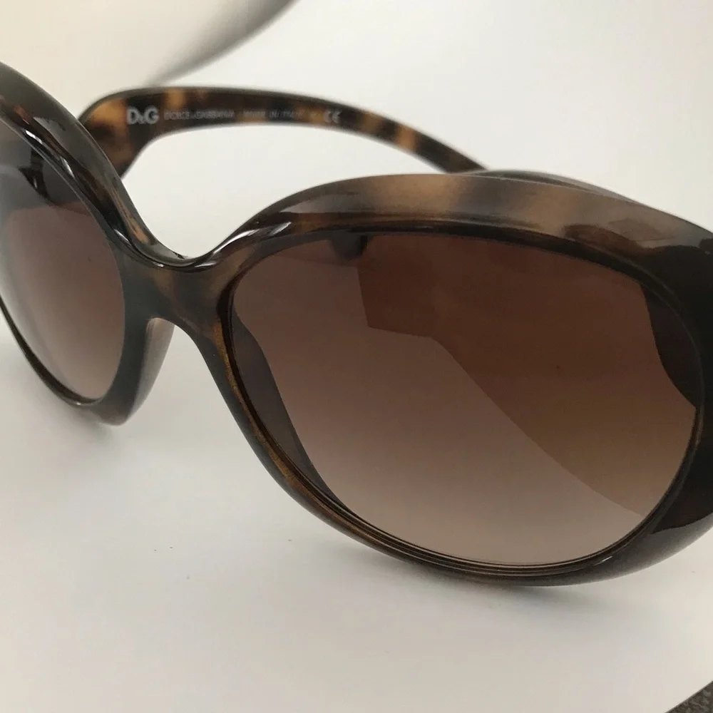 Like-new Dolce & Gabbana Tortoiseshell Sunglasses - Picture 6 of 11
